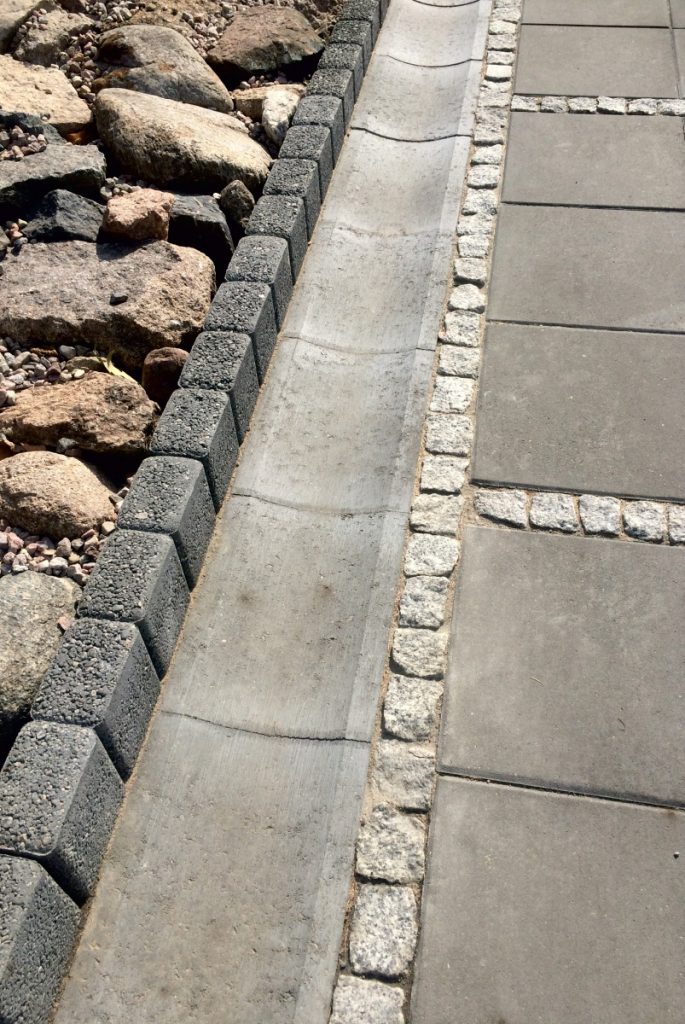 Palisada na grubym kruszywie